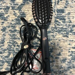 T3 Black and Rose Gold Hair Straightening Brush